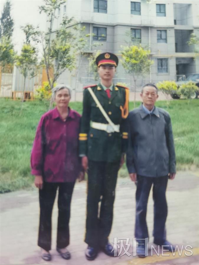 球速体育学子走进大西北，千里寻访英模